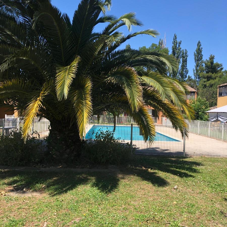 Appartement Village 9 En Residence De Vacances En Camargue Арл Екстериор снимка