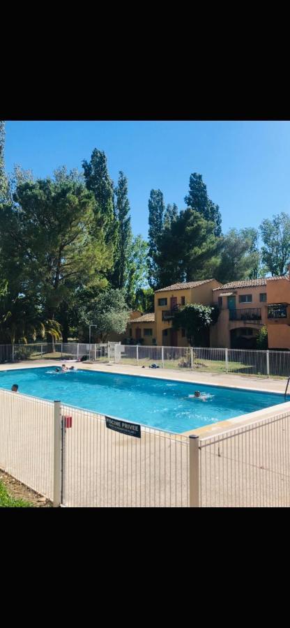 Appartement Village 9 En Residence De Vacances En Camargue Арл Екстериор снимка